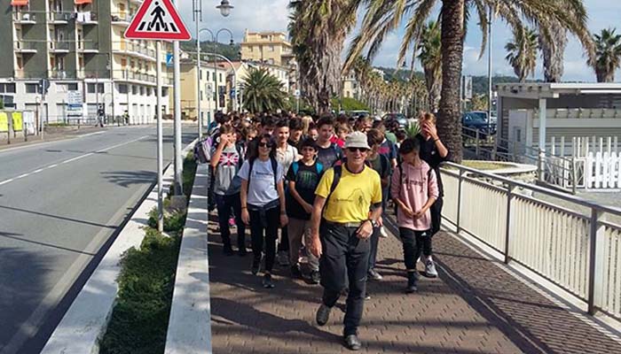 “Camminando si sposa il paesaggio” (Fosco Maraini)