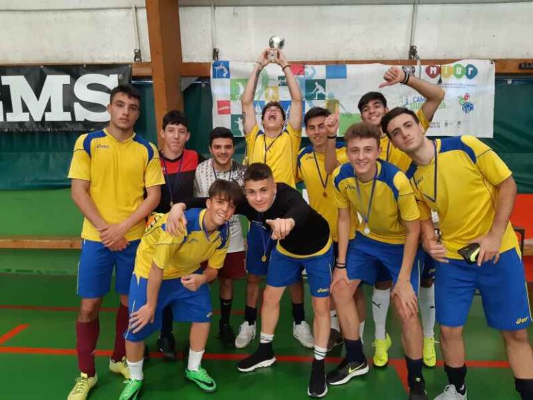 PRIMA AGLI STUDENTESCHI DI CALCIO A 5, vanno alle finali Regionali